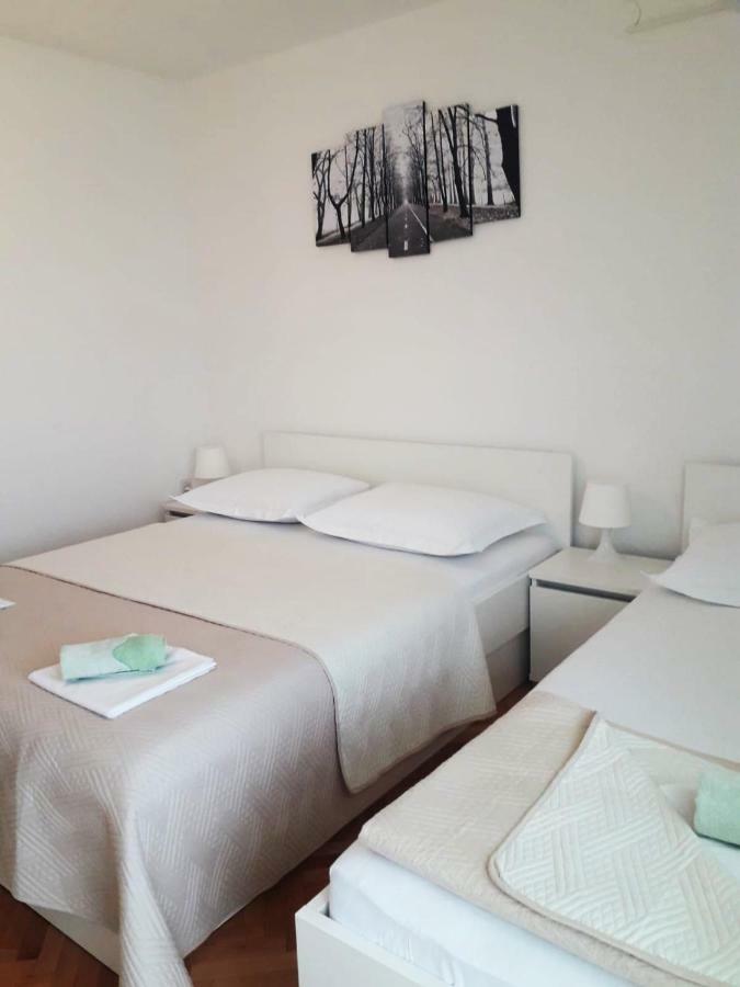 Apartments Mira Makarska Esterno foto