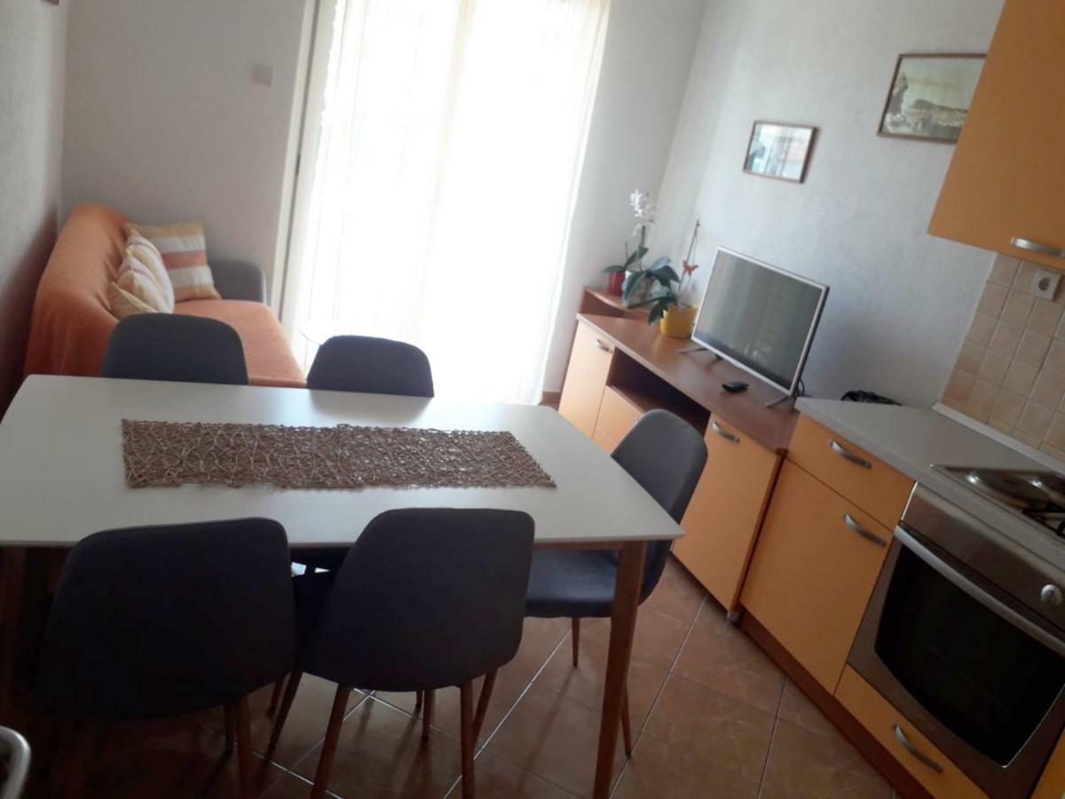 Apartments Mira Makarska Esterno foto