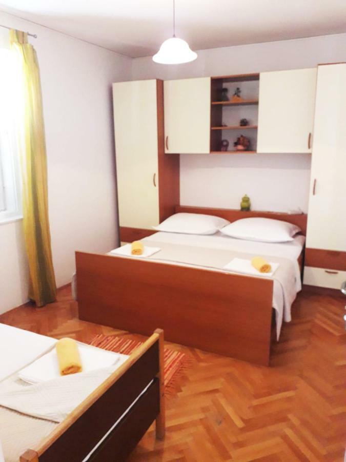 Apartments Mira Makarska Esterno foto