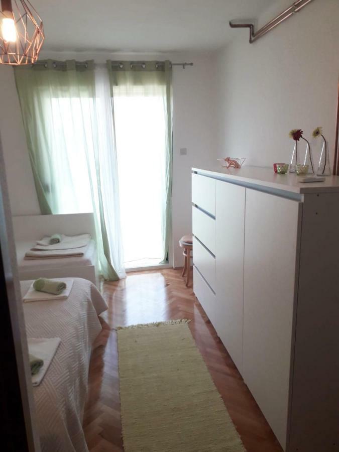 Apartments Mira Makarska Esterno foto